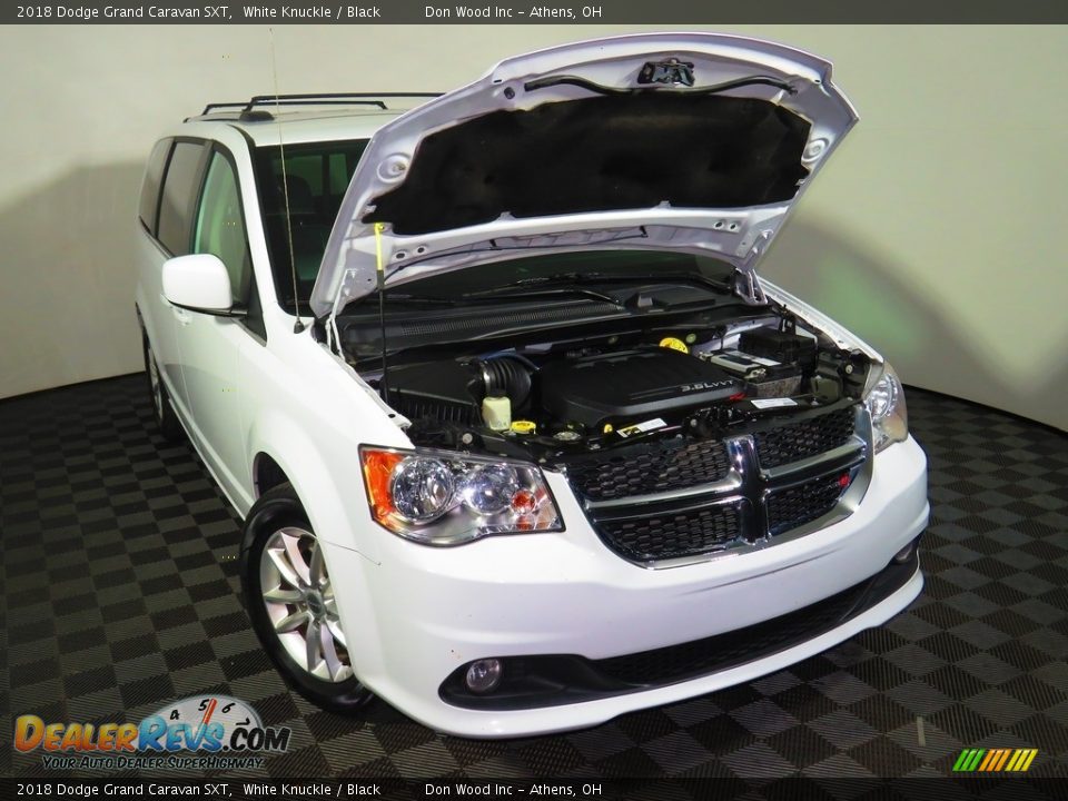 2018 Dodge Grand Caravan SXT White Knuckle / Black Photo #5