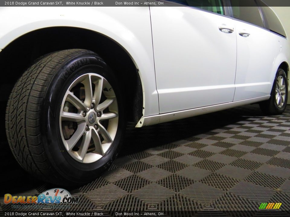 2018 Dodge Grand Caravan SXT White Knuckle / Black Photo #8
