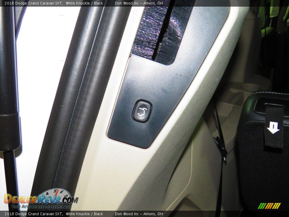 2018 Dodge Grand Caravan SXT White Knuckle / Black Photo #14