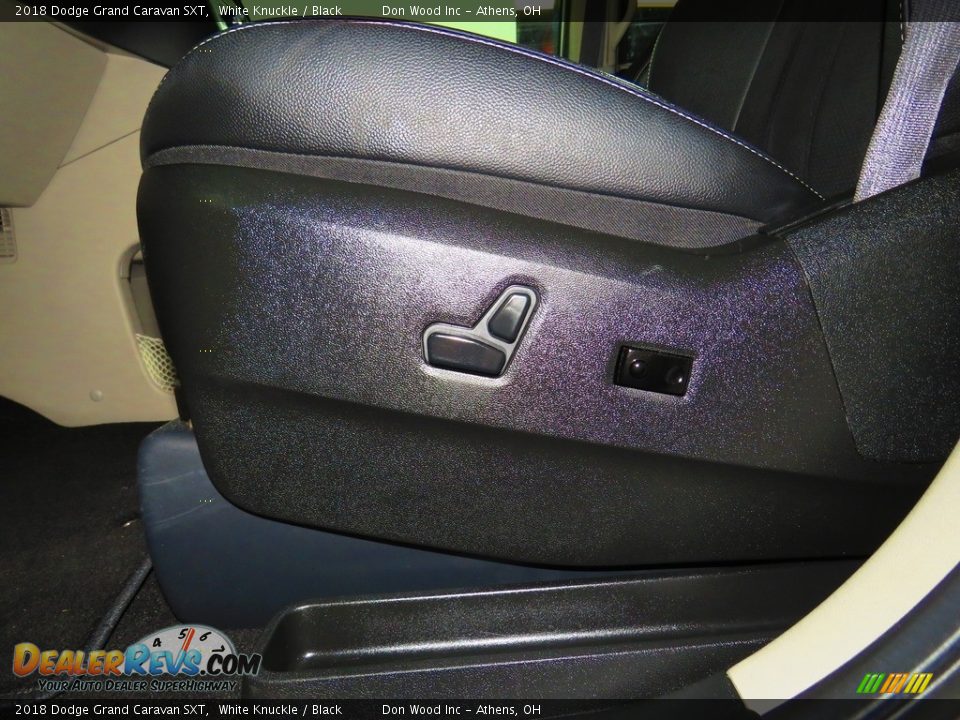 2018 Dodge Grand Caravan SXT White Knuckle / Black Photo #18