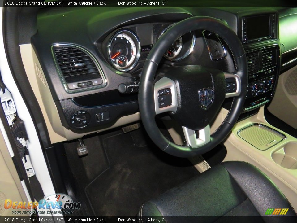 2018 Dodge Grand Caravan SXT White Knuckle / Black Photo #19