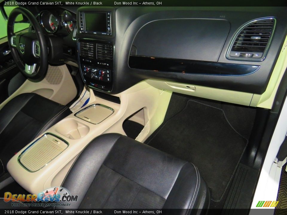 2018 Dodge Grand Caravan SXT White Knuckle / Black Photo #26