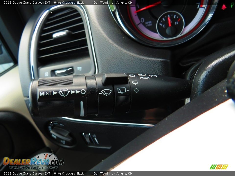 2018 Dodge Grand Caravan SXT White Knuckle / Black Photo #29