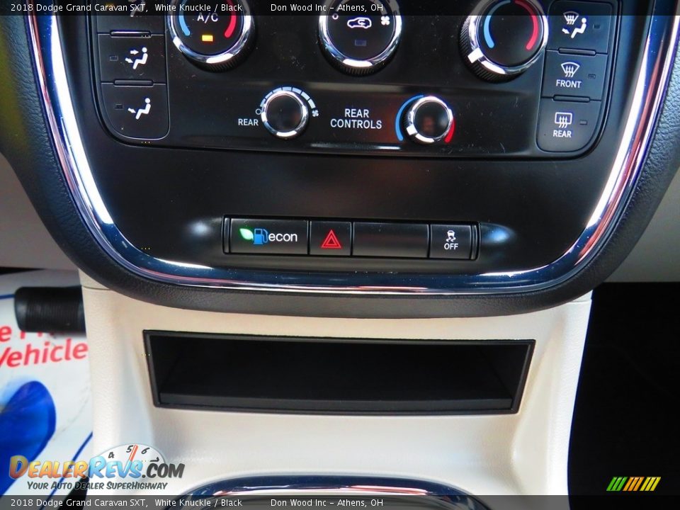 2018 Dodge Grand Caravan SXT White Knuckle / Black Photo #36