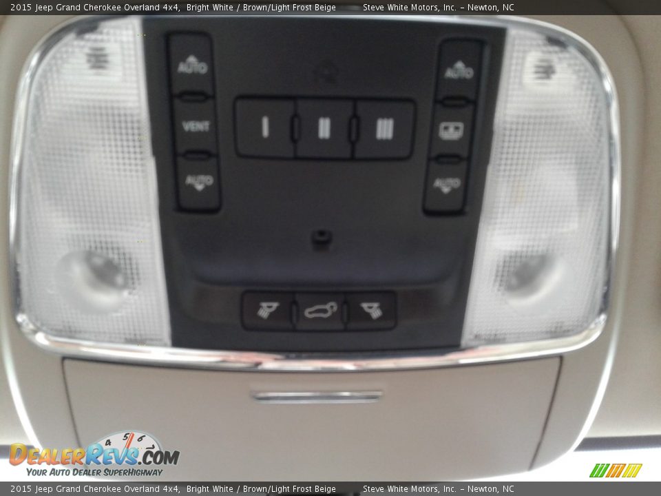 2015 Jeep Grand Cherokee Overland 4x4 Bright White / Brown/Light Frost Beige Photo #33