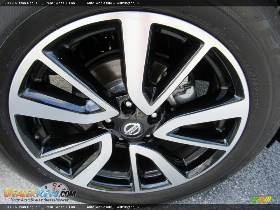 2019 Nissan Rogue SL Pearl White / Tan Photo #7