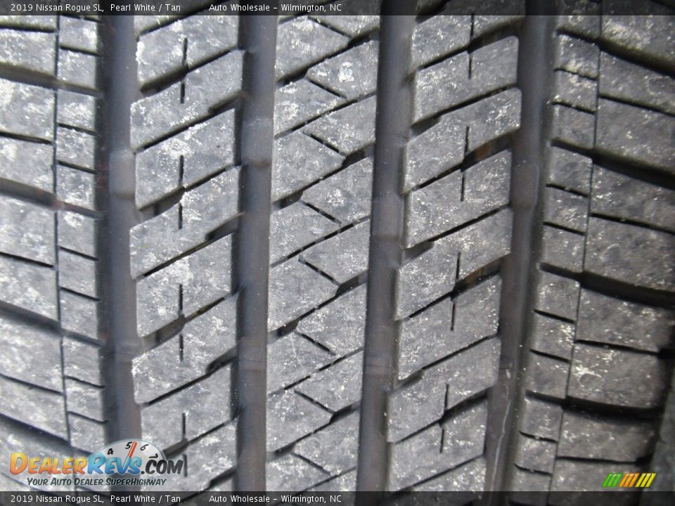 2019 Nissan Rogue SL Pearl White / Tan Photo #9