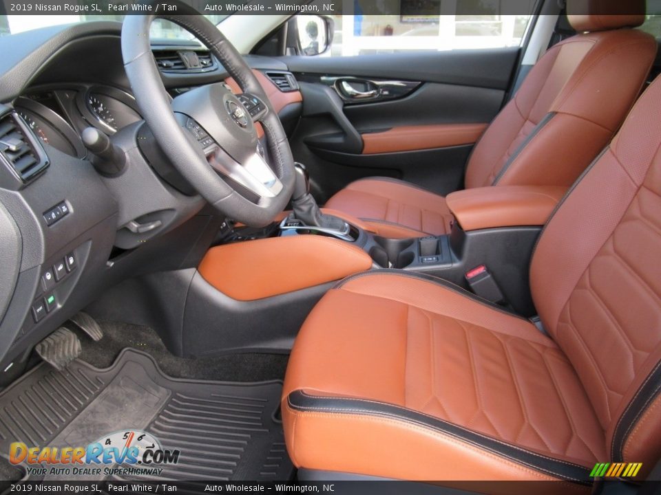 2019 Nissan Rogue SL Pearl White / Tan Photo #10