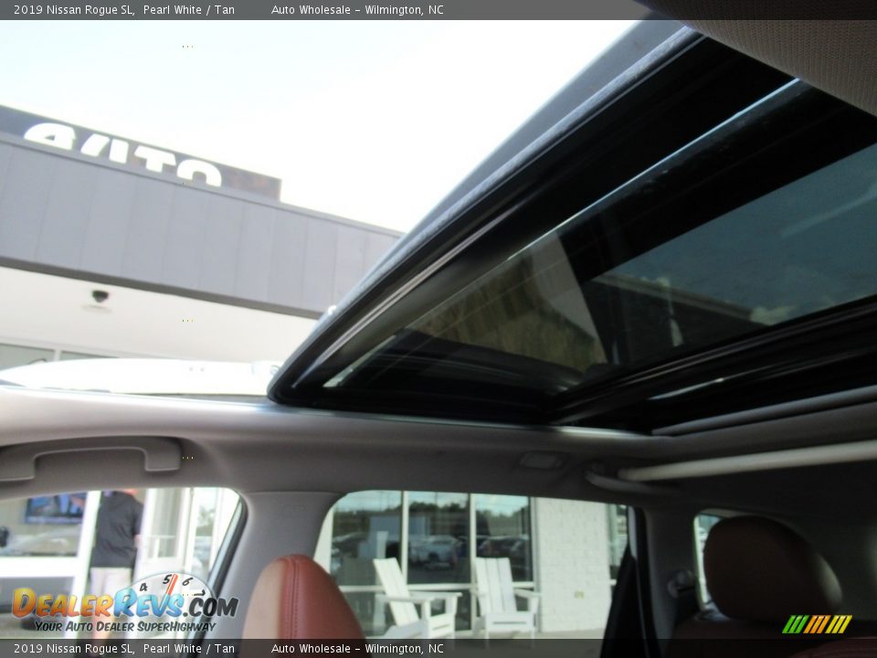 2019 Nissan Rogue SL Pearl White / Tan Photo #14