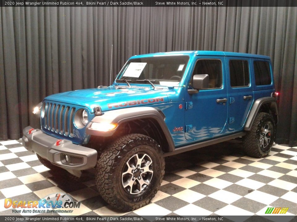 Front 3/4 View of 2020 Jeep Wrangler Unlimited Rubicon 4x4 Photo #2