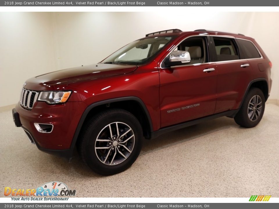 2018 Jeep Grand Cherokee Limited 4x4 Velvet Red Pearl / Black/Light Frost Beige Photo #3