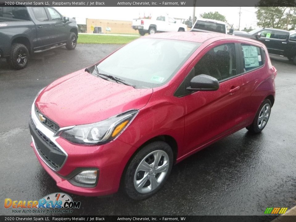 Front 3/4 View of 2020 Chevrolet Spark LS Photo #8