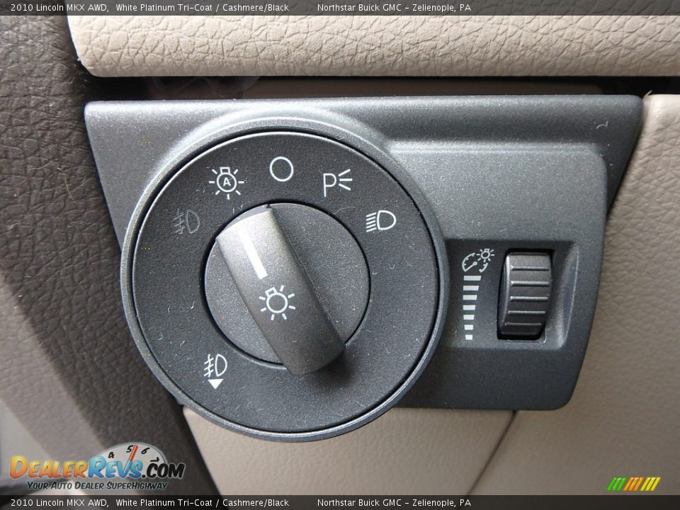 2010 Lincoln MKX AWD White Platinum Tri-Coat / Cashmere/Black Photo #19