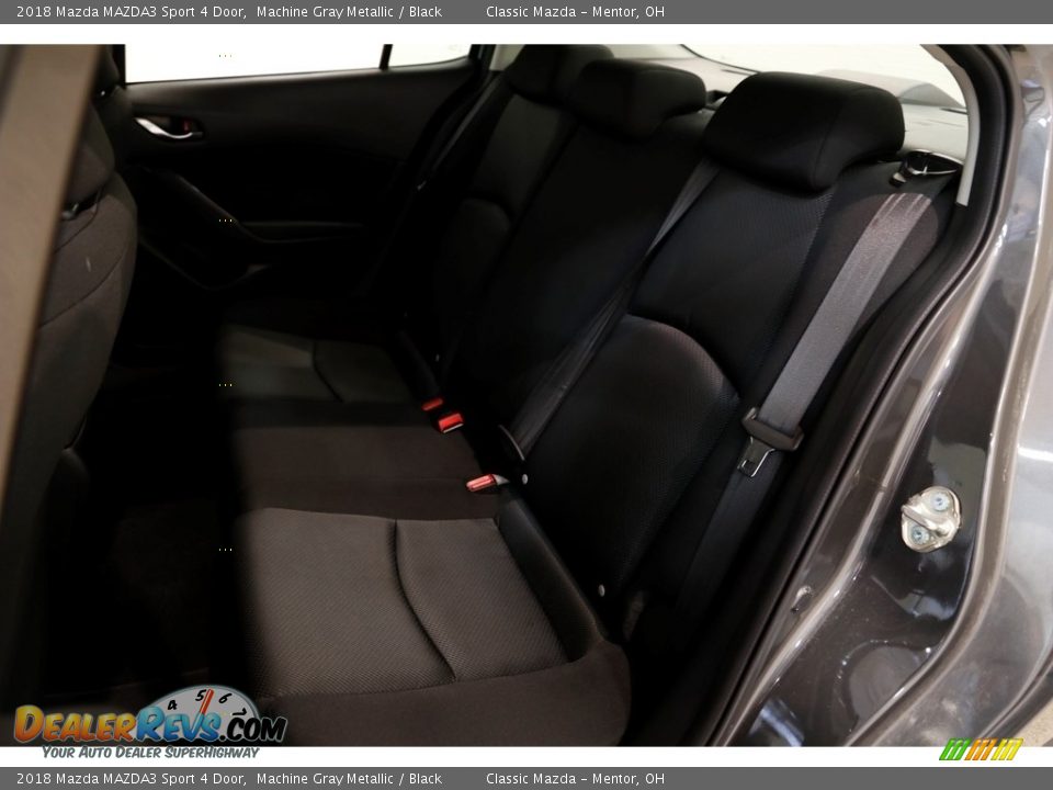 2018 Mazda MAZDA3 Sport 4 Door Machine Gray Metallic / Black Photo #18