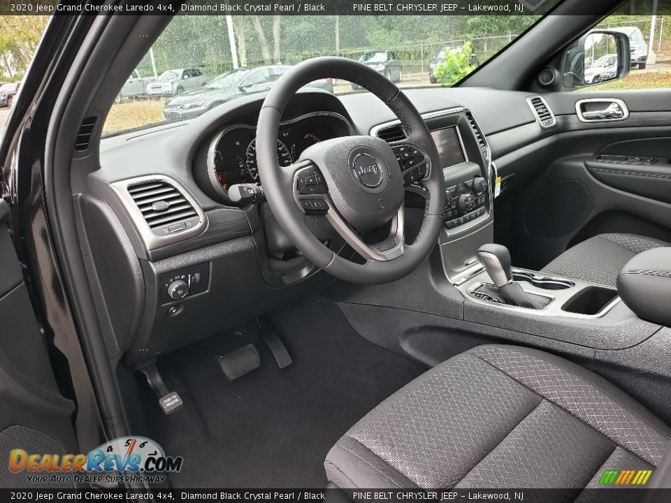 2020 Jeep Grand Cherokee Laredo 4x4 Diamond Black Crystal Pearl / Black Photo #7