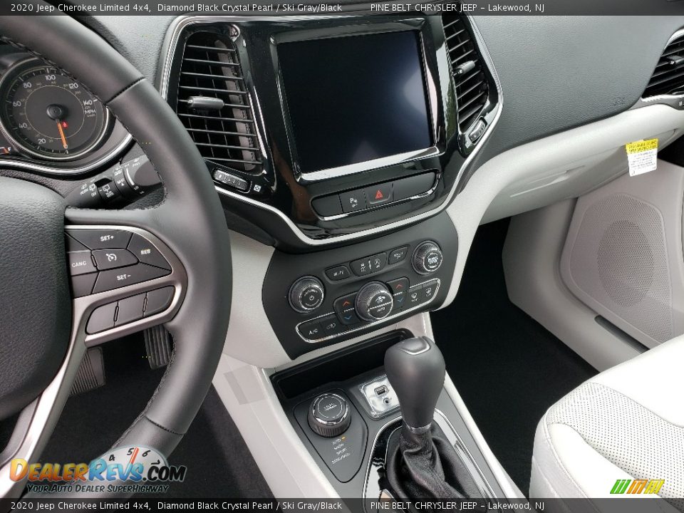 Controls of 2020 Jeep Cherokee Limited 4x4 Photo #10