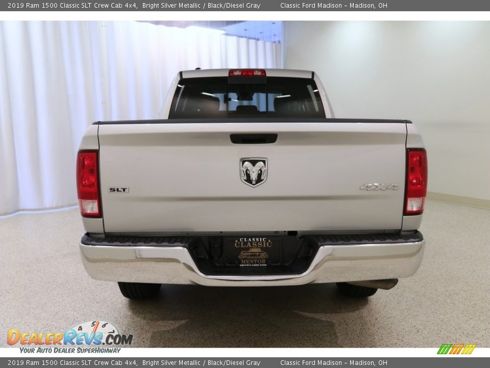 2019 Ram 1500 Classic SLT Crew Cab 4x4 Bright Silver Metallic / Black/Diesel Gray Photo #17