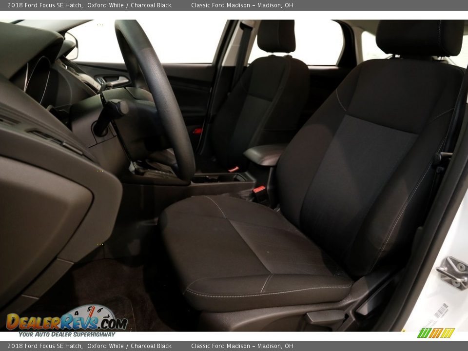 2018 Ford Focus SE Hatch Oxford White / Charcoal Black Photo #5