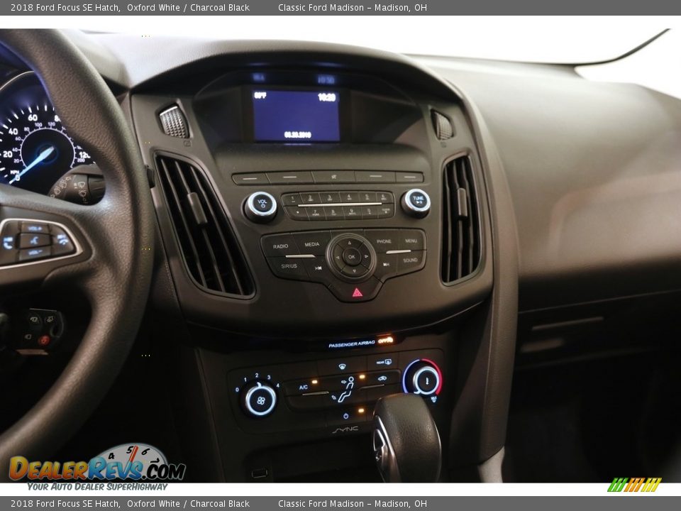 2018 Ford Focus SE Hatch Oxford White / Charcoal Black Photo #9