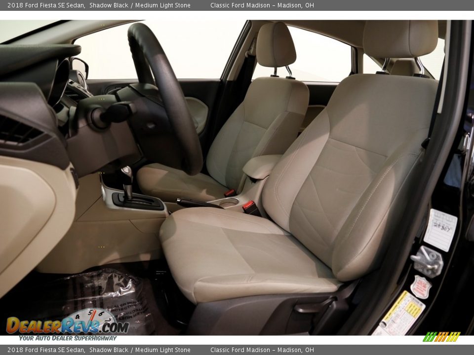 2018 Ford Fiesta SE Sedan Shadow Black / Medium Light Stone Photo #5