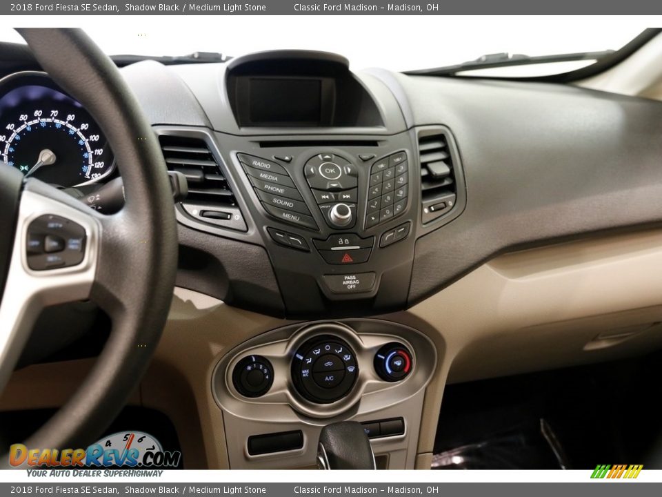 2018 Ford Fiesta SE Sedan Shadow Black / Medium Light Stone Photo #9