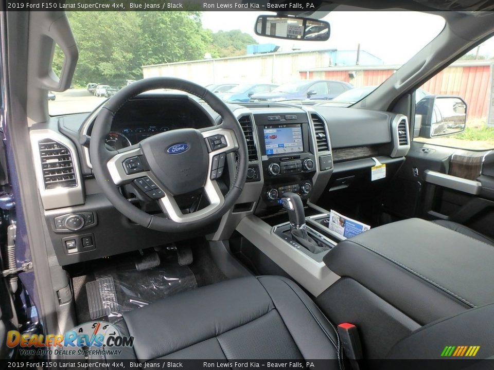 Black Interior - 2019 Ford F150 Lariat SuperCrew 4x4 Photo #15