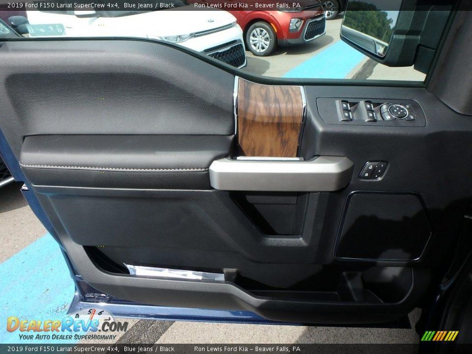 Door Panel of 2019 Ford F150 Lariat SuperCrew 4x4 Photo #16