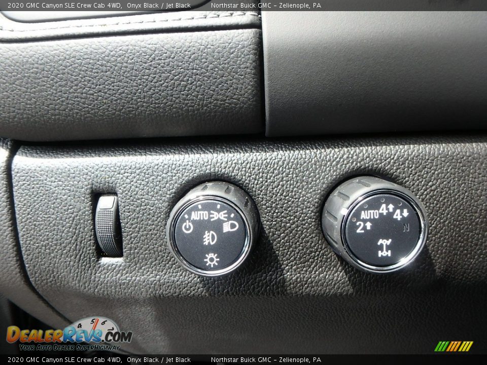 Controls of 2020 GMC Canyon SLE Crew Cab 4WD Photo #10