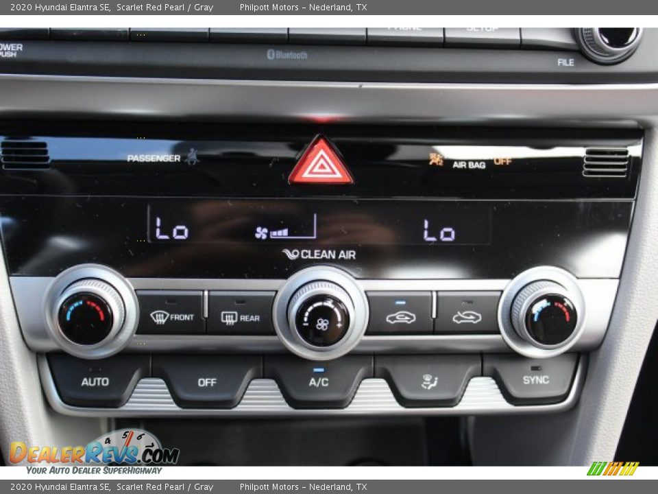 2020 Hyundai Elantra SE Scarlet Red Pearl / Gray Photo #17