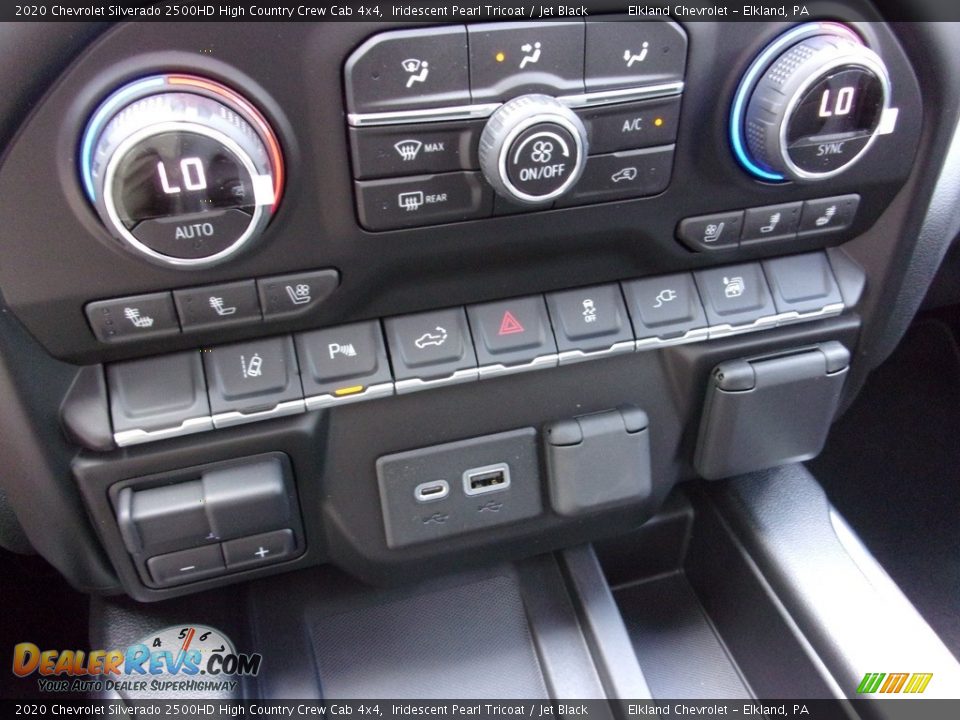 2020 Chevrolet Silverado 2500HD High Country Crew Cab 4x4 Iridescent Pearl Tricoat / Jet Black Photo #35