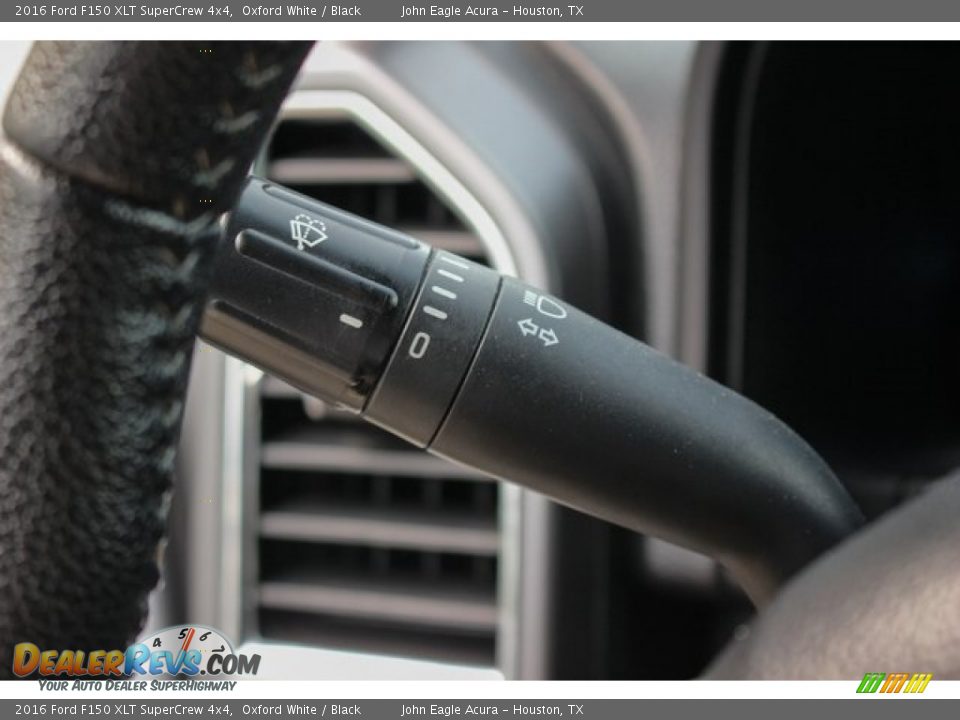 2016 Ford F150 XLT SuperCrew 4x4 Oxford White / Black Photo #32