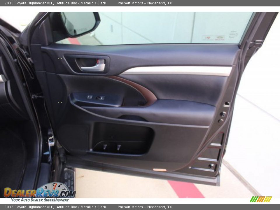 2015 Toyota Highlander XLE Attitude Black Metallic / Black Photo #33