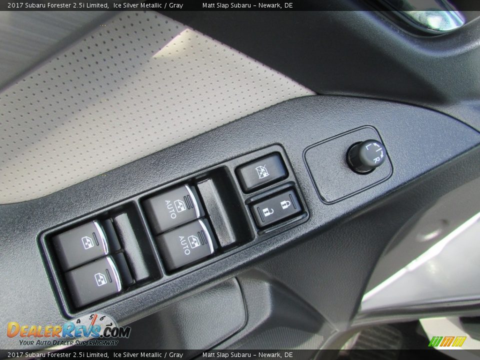 2017 Subaru Forester 2.5i Limited Ice Silver Metallic / Gray Photo #15