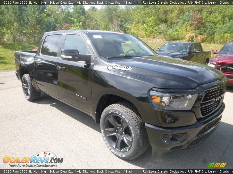 Front 3/4 View of 2020 Ram 1500 Big Horn Night Edition Crew Cab 4x4 Photo #7