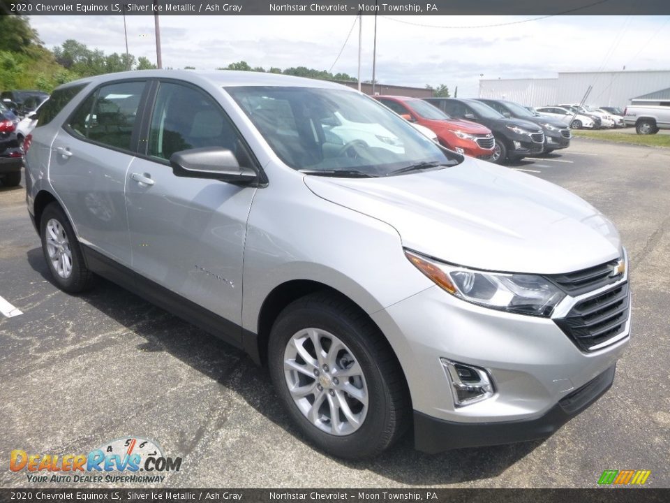 Front 3/4 View of 2020 Chevrolet Equinox LS Photo #7