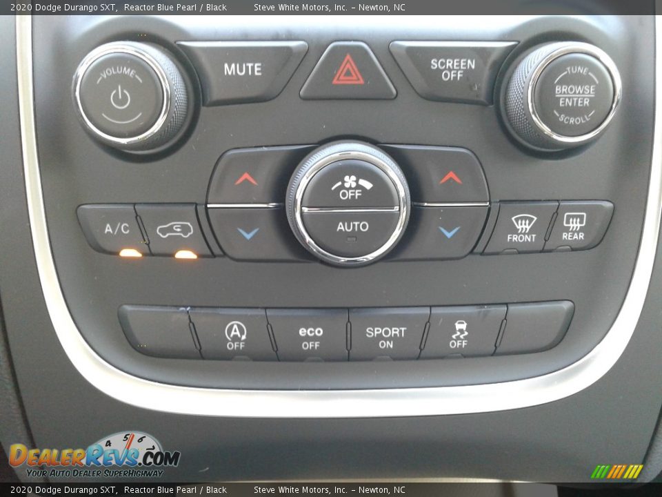 Controls of 2020 Dodge Durango SXT Photo #28