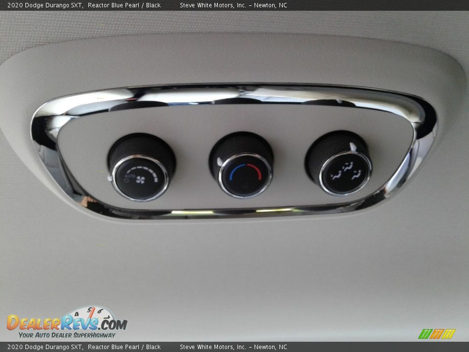 Controls of 2020 Dodge Durango SXT Photo #32