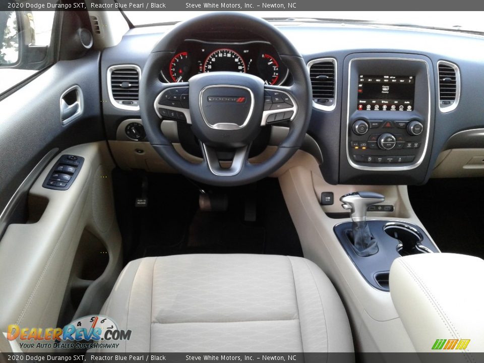 Dashboard of 2020 Dodge Durango SXT Photo #33