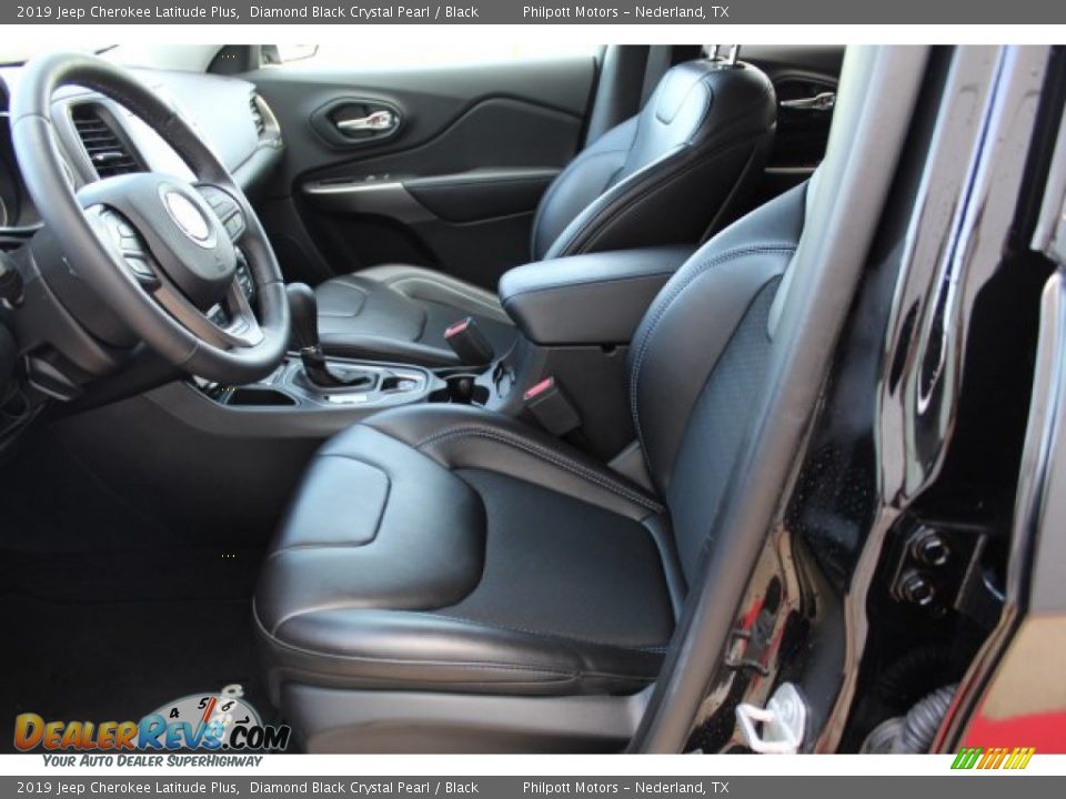 2019 Jeep Cherokee Latitude Plus Diamond Black Crystal Pearl / Black Photo #10