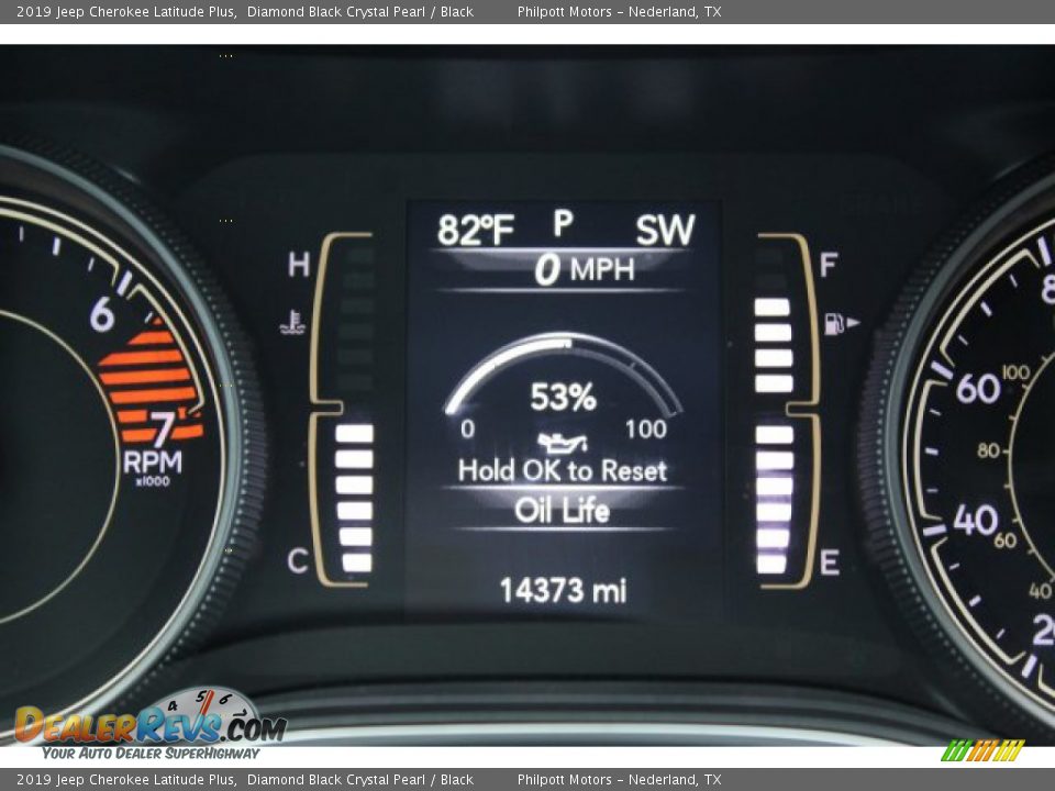 2019 Jeep Cherokee Latitude Plus Diamond Black Crystal Pearl / Black Photo #15