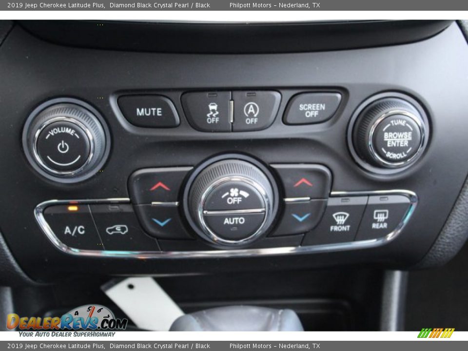 2019 Jeep Cherokee Latitude Plus Diamond Black Crystal Pearl / Black Photo #17