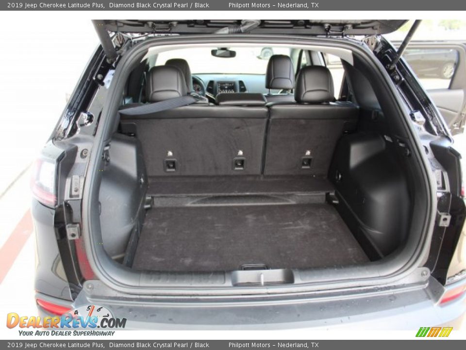 2019 Jeep Cherokee Latitude Plus Diamond Black Crystal Pearl / Black Photo #24
