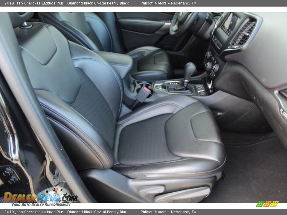 2019 Jeep Cherokee Latitude Plus Diamond Black Crystal Pearl / Black Photo #28