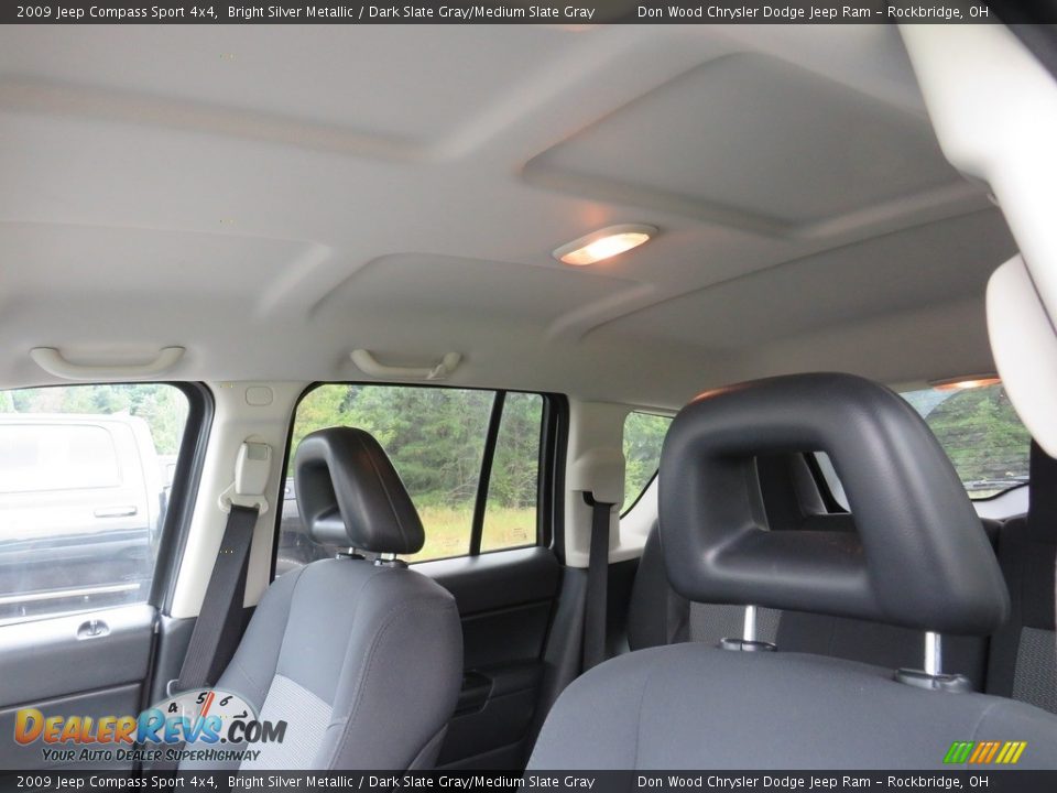 2009 Jeep Compass Sport 4x4 Bright Silver Metallic / Dark Slate Gray/Medium Slate Gray Photo #3