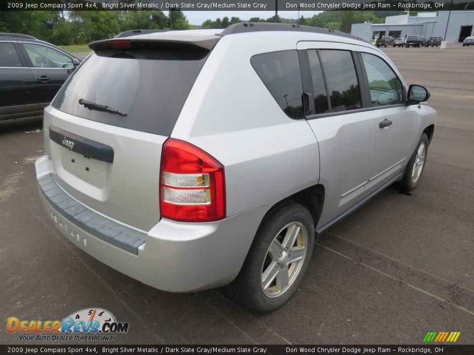 2009 Jeep Compass Sport 4x4 Bright Silver Metallic / Dark Slate Gray/Medium Slate Gray Photo #5