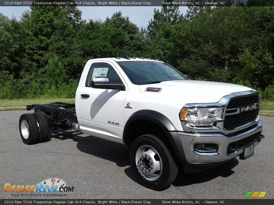 2019 Ram 5500 Tradesman Regular Cab 4x4 Chassis Bright White / Black/Diesel Gray Photo #4