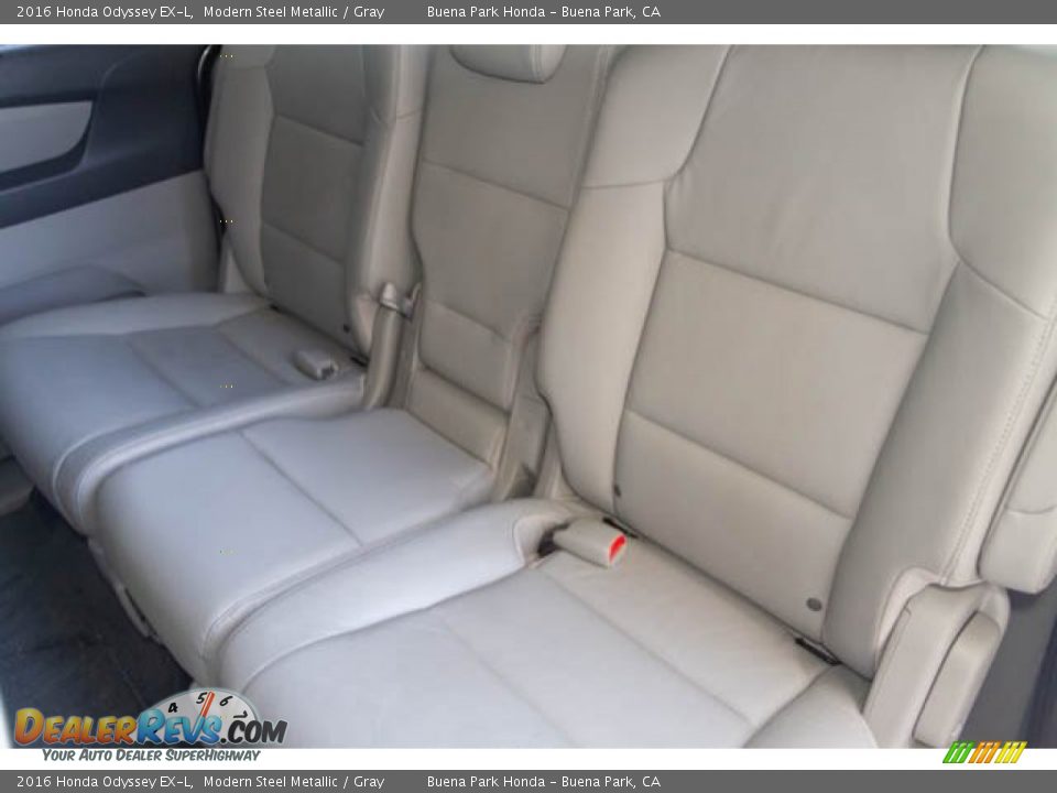 2016 Honda Odyssey EX-L Modern Steel Metallic / Gray Photo #18