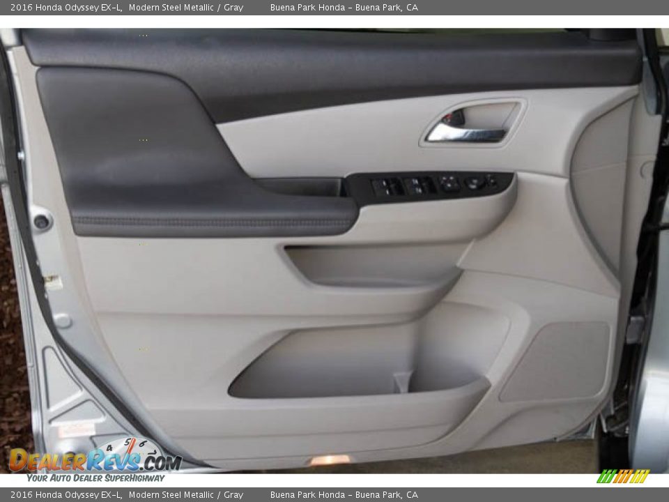 2016 Honda Odyssey EX-L Modern Steel Metallic / Gray Photo #32