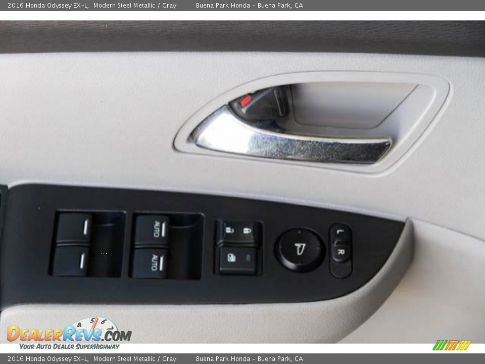 2016 Honda Odyssey EX-L Modern Steel Metallic / Gray Photo #33