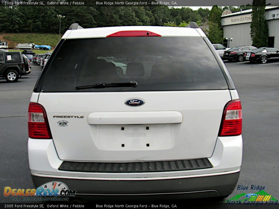 2005 Ford Freestyle SE Oxford White / Pebble Photo #4